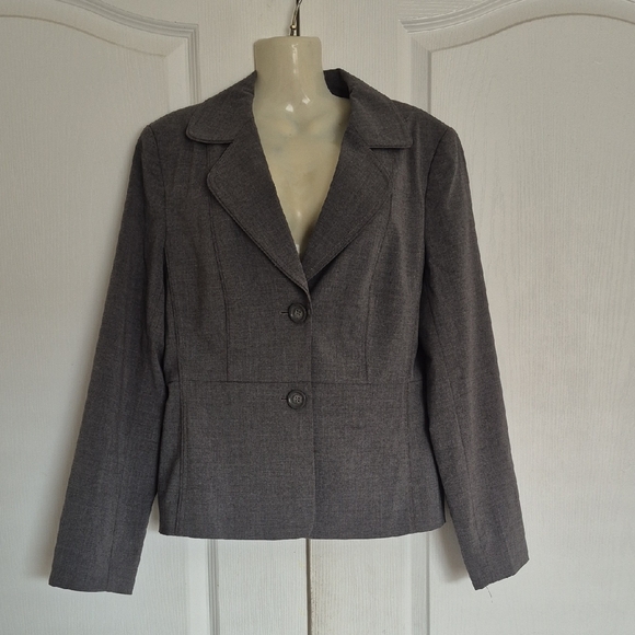 Sophisticated Charcoal Blazer for Women - Picture 3 of 16